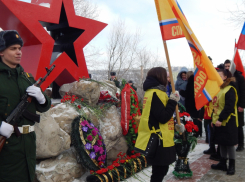 Камышан зовут вспомнить героев- «афганцев», положить цветы к мемориалу на 3-м городке