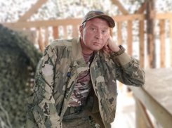 В Камышине проводят в последний путь бойца СВО Дмитрия Мартынова