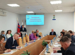 Глава Камышина Станислав Зинченко сделал «дубль-выход»: открытое заседание гордумы прошло в закрытом от журналистов формате