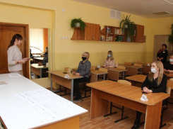 Родители камышинских школьников, решившие написать «детский» диктант, оказались практически сплошь троечниками