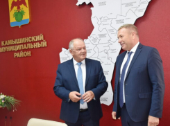 По какому случаю глава Камышина Станислав Зинченко прибыл на совещание в администрацию Камышинского района