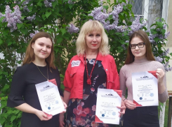 Талантливых пианисток из Камышина Анастасию Таланову и Ксению Алпатову пригласили... в Ниццу!