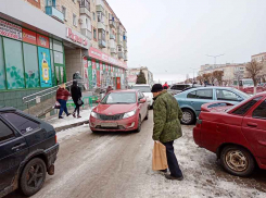В Камышине меня напрягают опасные парковки, - камышанин