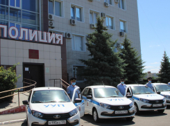 Автопарк участковых уполномоченных полиции Камышина и Камышинского района пополнился новыми служебными автомобилями