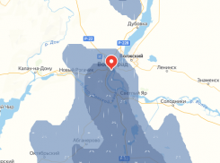 Грозная дождевая туча движется на Волгоградскую область со стороны Каспийского моря, но Камышин она заденет лишь слегка