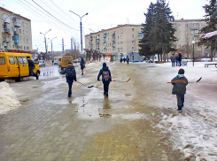 Зараженных вирусом в Волгоградской области становится меньше, но «старые» смерти пока регистрируются каждый день