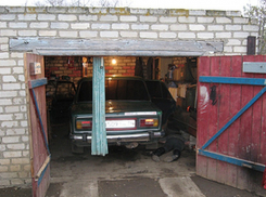 Трупы мужчины и женщины, насмерть угоревших, нашли в гараже