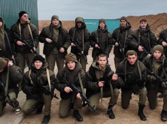 Камышинские школьники уехали в оборонно-спортивный лагерь
