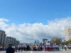 Памяти летчика-аса Алексея Маресьева отсалютовали боевые самолеты в небе над Камышином (ВИДЕО)