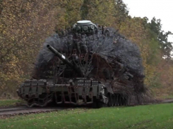 Танк-ёж поверг в ужас врага: на фронте заметили необычную боевую машину ВС РФ (ВИДЕО), - «Блокнот - Россия»