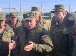 «Люди в стрессе и не всё понимают»: губернатор Бочаров отправился на полигон к мобилизованным (ВИДЕО)