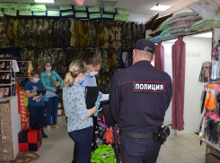 Администрация Камышина напомнила горожанам, что она начеку и в рейдах - по нарушителям масочного режима плачут штрафы