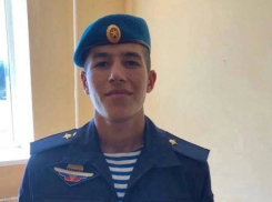 На малой родине в Чернышковском районе похоронили 19-летнего десантника Даниила Кочетова, отдавшего свою жизнь за Донбасс