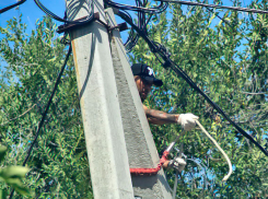 Десятки домов отключают энергетики от электричества в Камышине завтра, 18 сентября
