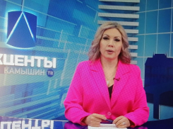 Должны ли дикторы ТВ муниципального уровня соотносить с темой передач свой гардероб в эфире? - камышанка
