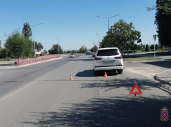 В Камышине на улице Ленина молодой водитель на «Лексусе» сбил пенсионера