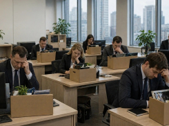 Компании начали массово выживать россиян с рабочих мест: людям создают невыносимые условия, чтобы сэкономить на сокращении