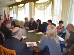 Глава Камышина Станислав Зинченко распорядился бороться с наркотиками статьями, графиками и закрашиванием надписей на домах