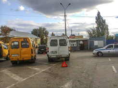  В Камышине администрация Станислава Зинченко обнародовала документ с перечнем городских автобусных маршрутов, в котором нескольких «пропавших» маршрутов так и нет