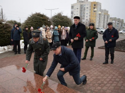 День Героев Отечества: первые лица Камышина отправились с цветами к мемориалам