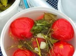 На камышинских рынках обычные квашеные помидоры пошли на рекорд: они продаются по 300 рублей за килограмм