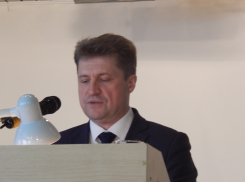 Какие досадные грамматические и семантические ошибки допустил в своем публичном докладе глава Камышина Станислав Зинченко, и при чем тут бордель