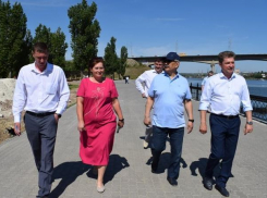В Камышине заместитель губернатора Александр Дорждеев прогулялся в «Топольках»: идея скейт-парка не отменяется!