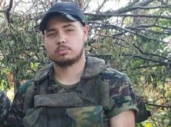 Сегодня, 17 июля, в селе Умет Камышинского района проводят в последний путь погибшего в спецоперации на Украине Виталия Лысенко