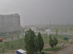 Камышин накрыл грозовой фронт с градом