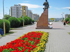 В Камышинскую городскую думу внесен документ о том, что увековечивать память знаменитых горожан можно только посмертно