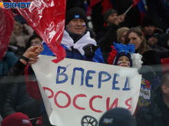 Бутсы кубинцев из «Спортмастера», губернатор среди болельщиков, скользкий газон и хит «Валера»: как сборная России побеждала в Волгограде, - «Блокнот Волгограда»