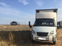 35-летняя женщина попала к хирургам после того, как водители-мужчины не смогли правильно разъехаться при повороте