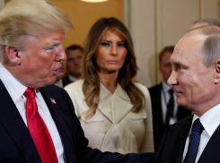 «Меланию тут любят больше»: Трамп приревновал жену после разговора с Путиным, - «Блокнот - Россия»