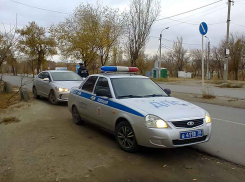 Полиция Камышин ищет «гонщика», который ударил иномарку и скрылся с места ДТП