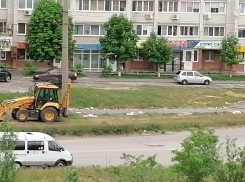 На очереди за тротуаром по улице Базарова в Камышине - тротуар на улице Воинов-интернационалистов