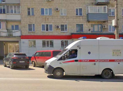 В Камышине «хрупкая девушка» ударом ножа чуть не отправила на тот свет крепкого мужчину-отчима