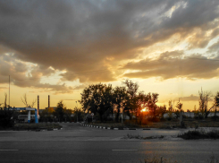 Из-за обломков БПЛА в городе Петров Вал Камышинского района случилось возгорание в локомотивном депо минувшей ночью