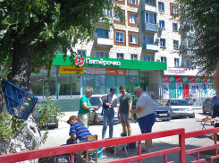 С наступлением лета в Камышине оживилась антисанитарная торговля «с земли», - камышанка