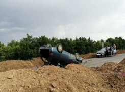 Пьяный водитель опрокинул автомобиль и бросил на дороге умершего мальчика