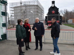 В Камышинский район приехал депутат Облдумы - не «свой», а «чужой»