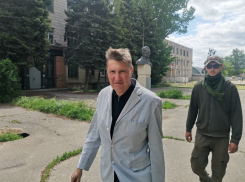 Налицо все признаки «заказухи»: обвиненный в побоях депутат Облдумы Александр Осипов прибыл в суд, - «Блокнот Волгограда»
