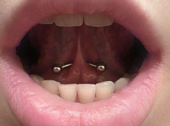 Девушки Камышина без опаски интересуются в соцсетях, кто им проколет язык