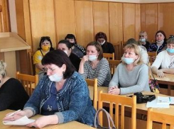 Глава Камышина Станислав Зинченко встретился с матерями детей-инвалидов, о чем конкретно говорили, с каким результатом - неизвестно