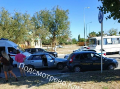 Камышане пишут в соцсетях, что устроил большегруз с отказавшими тормозами на улице Волгоградской в городе