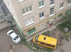 Почему в Камышине водители маршруток устраивают ночные стоянки транспорта под окнами своих домов? - камышанка 