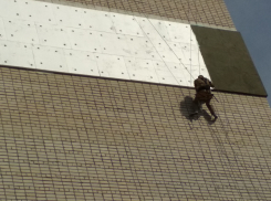 Что за каскадеры лазают по стенам высоток в Камышине? - камышанка