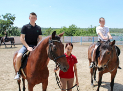 Подростков из Камышинской воспитательной колонии поощрили выездом за пределы исправительного учреждения