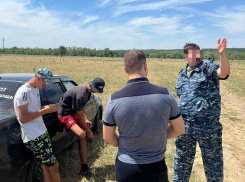 Как в Волгоградской области уклонистов привезли с полей в военкоматы и поставили на воинский учет
