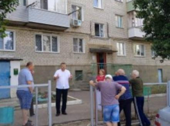 В Камышине приемы избирателей депутатами по-прежнему окутаны плотной пеленой информационного тумана
