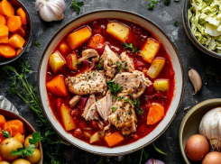 «Они издеваются!» - экономисты посчитали, что кастрюля борща в России подорожала почти вдвое за два года